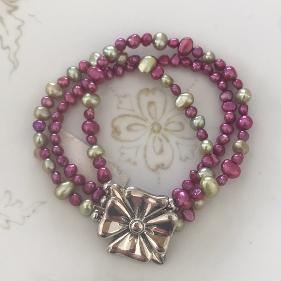 Lilly Pulitzer Jewelry - Lilly Pulitzer Pink/Green Seed Pearl Bracelet